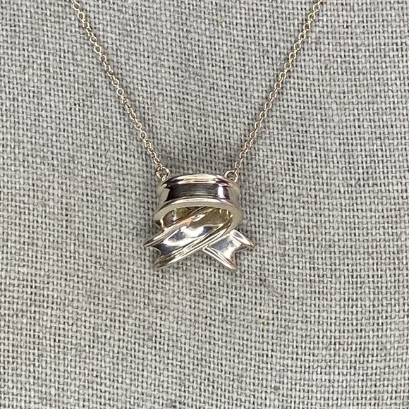 Tiffany&Co. Bow Pendant Necklace in Sterling Silver (16in) - Picture 3 of 6